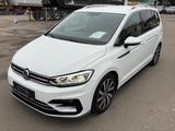 Volkswagen Touran R-Line*AUTO*NAVI*AHK*LED*18ZOLL - Volkswagen Touran in Stuttgart
