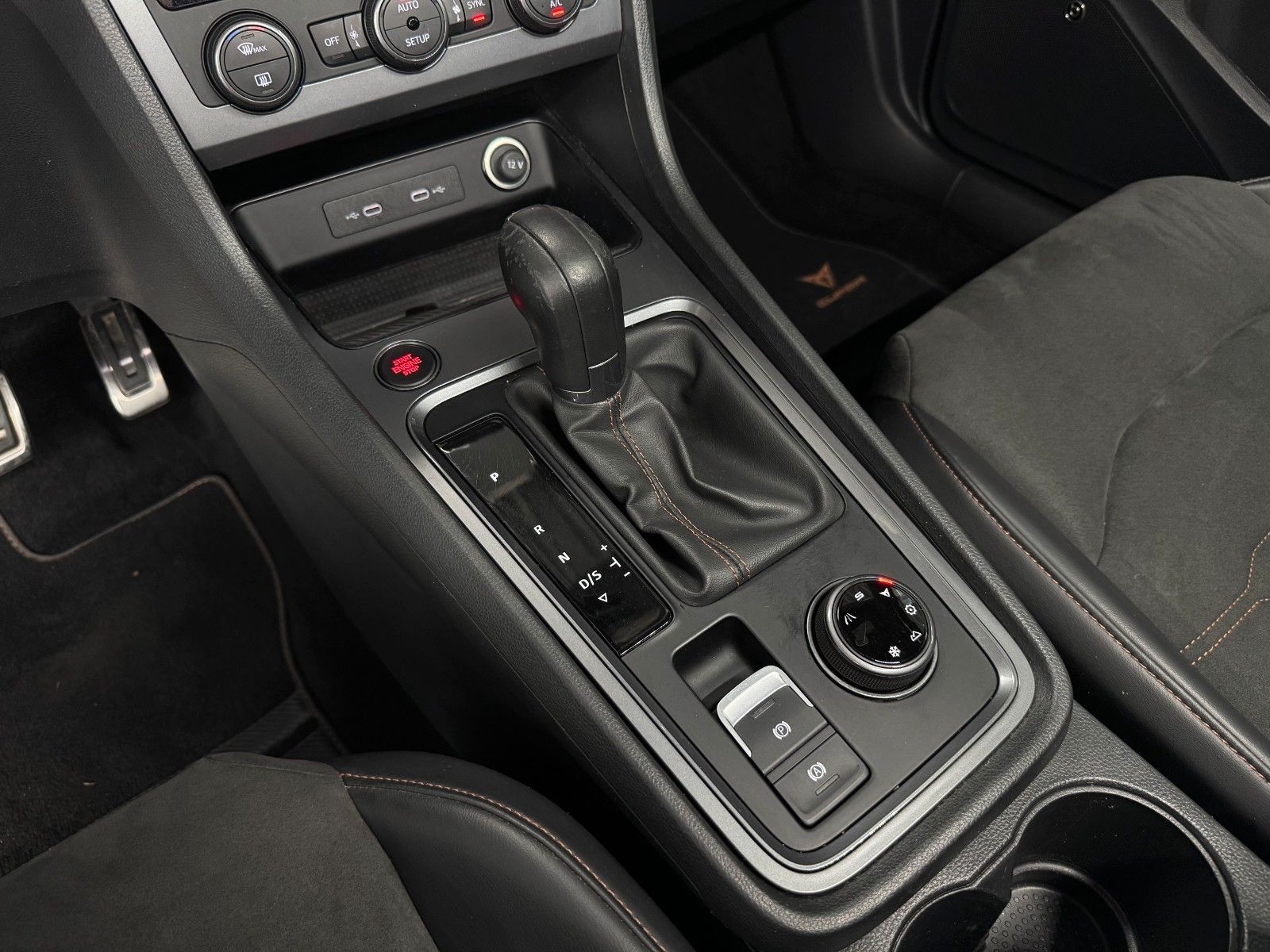 Fahrzeugabbildung CUPRA Ateca 2.0 TSI 4Drive  "CarGarantie bis 07/2029"