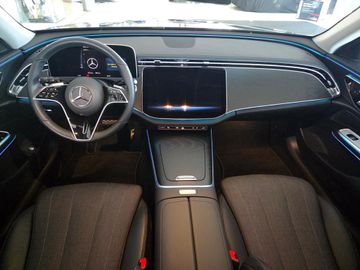 Mercedes E 220 - 12