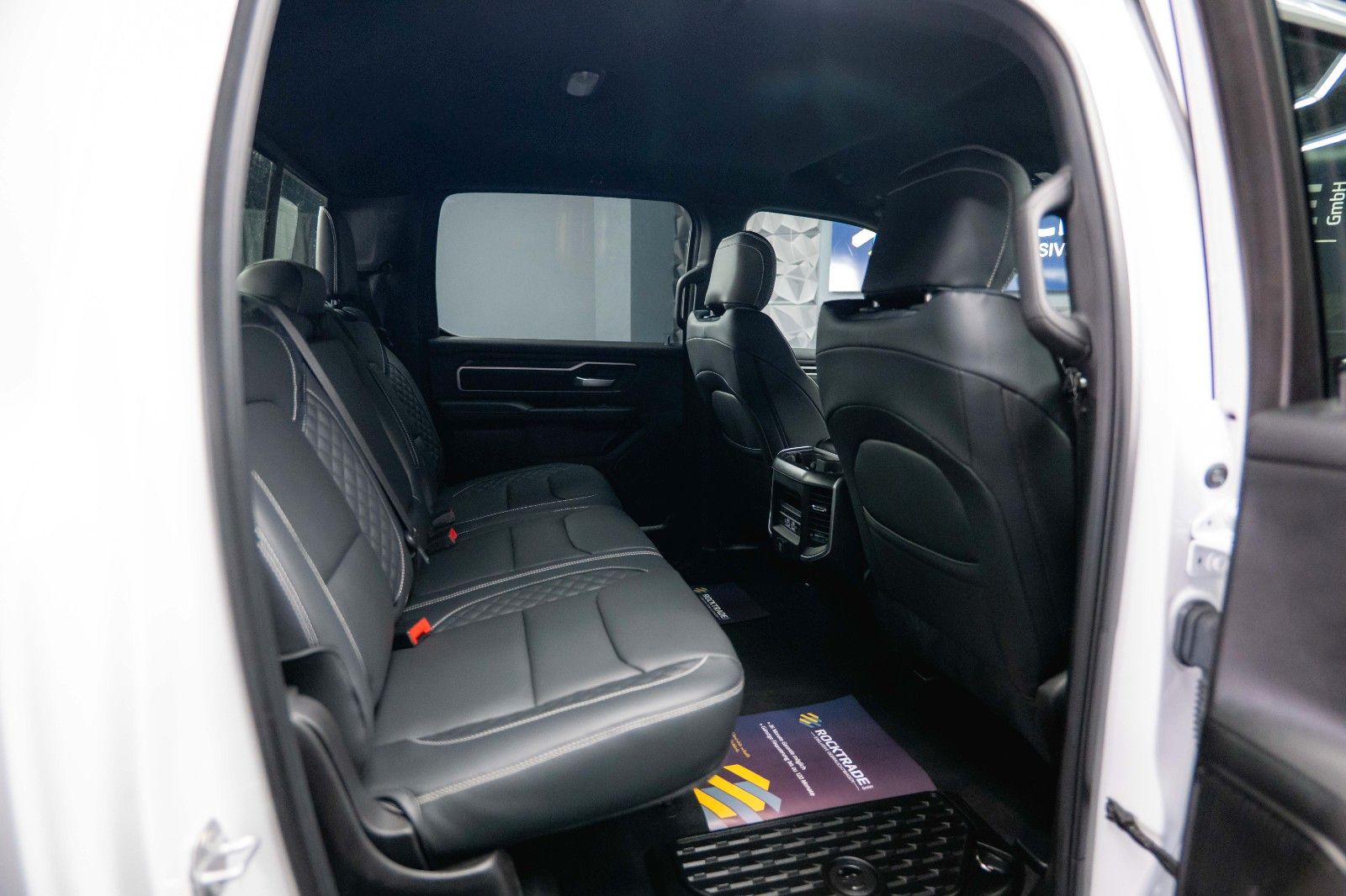 Fahrzeugabbildung Dodge RAM 5.7 V8 HEMI 4x4 OFFROAD Night AXLE LOCK 19%