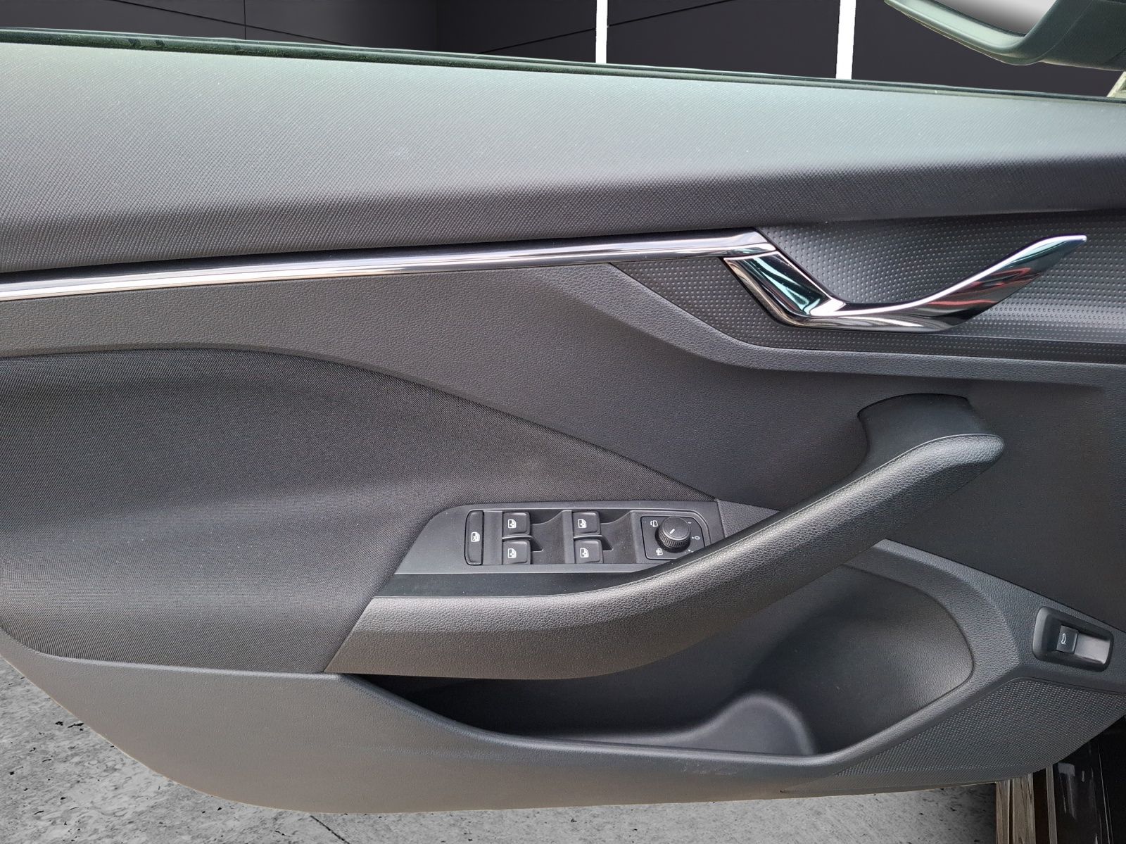 Fahrzeugabbildung SKODA Kamiq TSI Monte Carlo LED AHK Pano GRA PDC SH 18