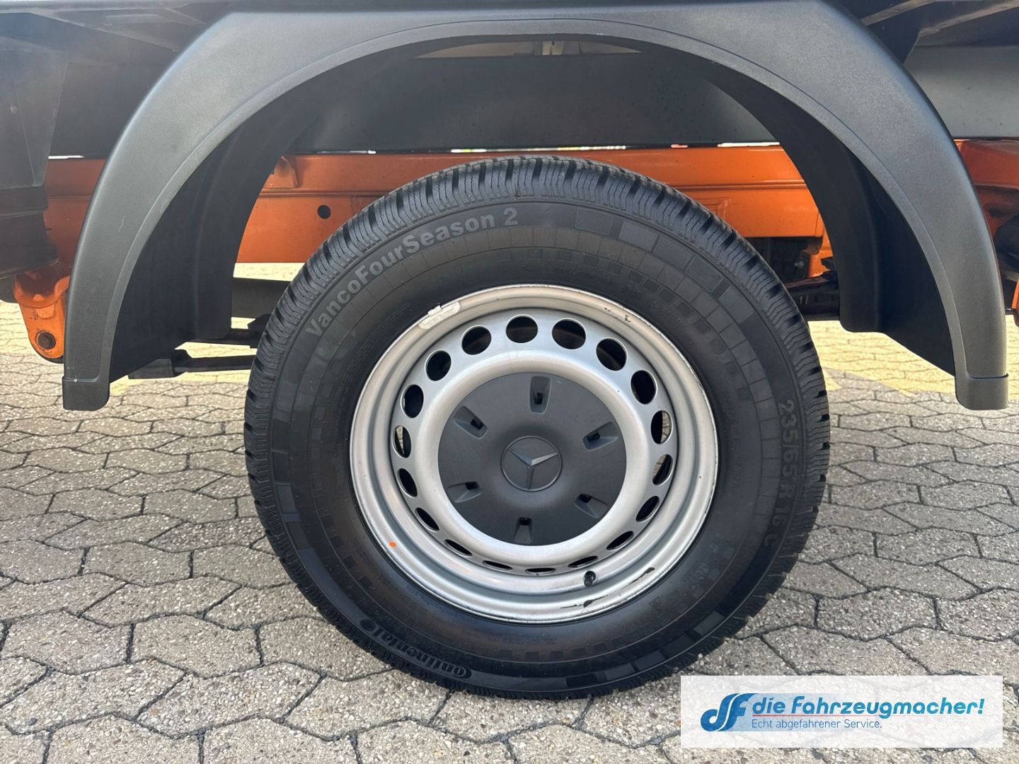 Fahrzeugabbildung Mercedes-Benz Sprinter Pritsche DoKa V6 319 CDI L3 AHK Navi DA