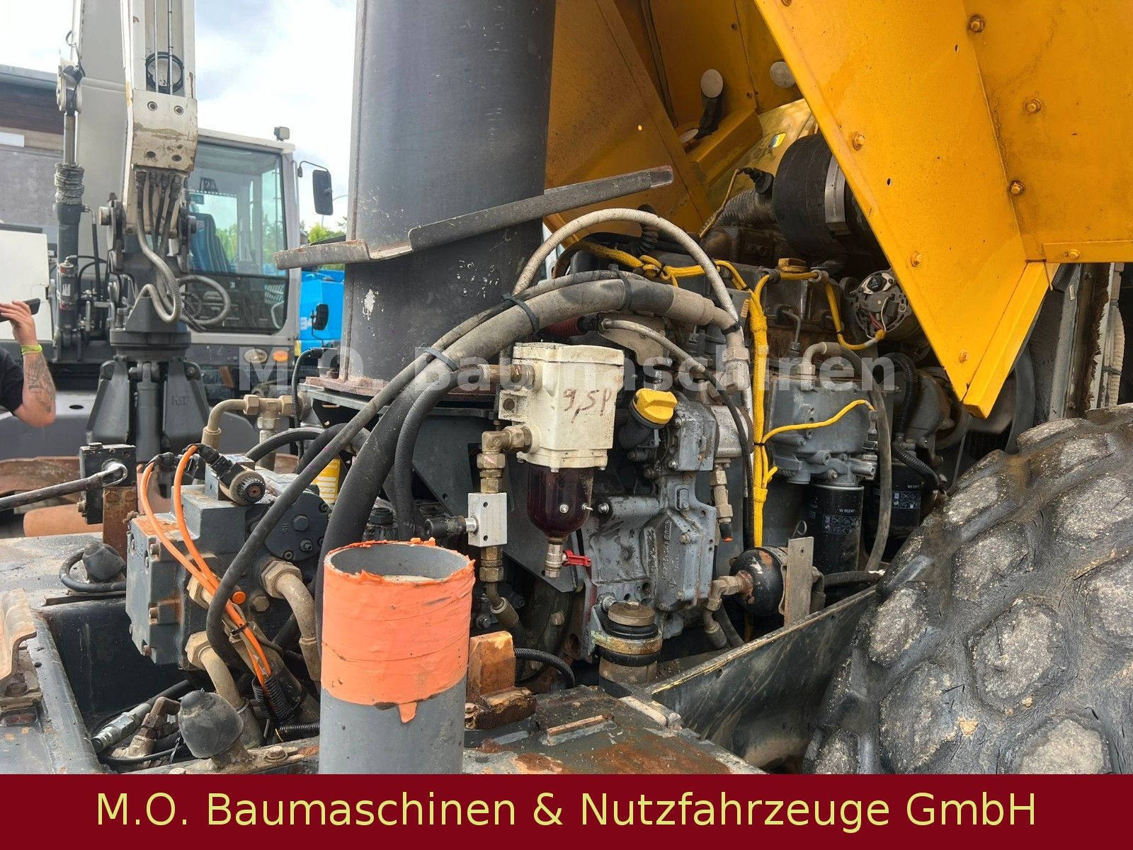 Fahrzeugabbildung BOMAG BW 214 DH-3 / 14 T / Walzenzug /