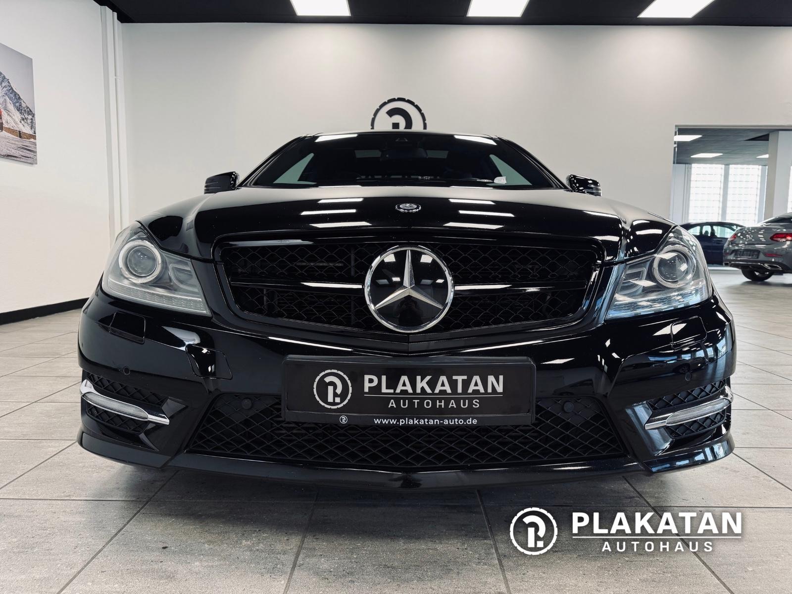 Mercedes-Benz C 250 Coupe AMG Line Panorama Harman Kardon