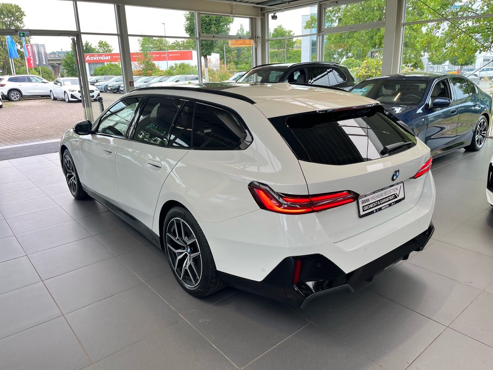 BMW 520d Touring M Sportpaket Pro AHK IconicGlow Pan foto 5