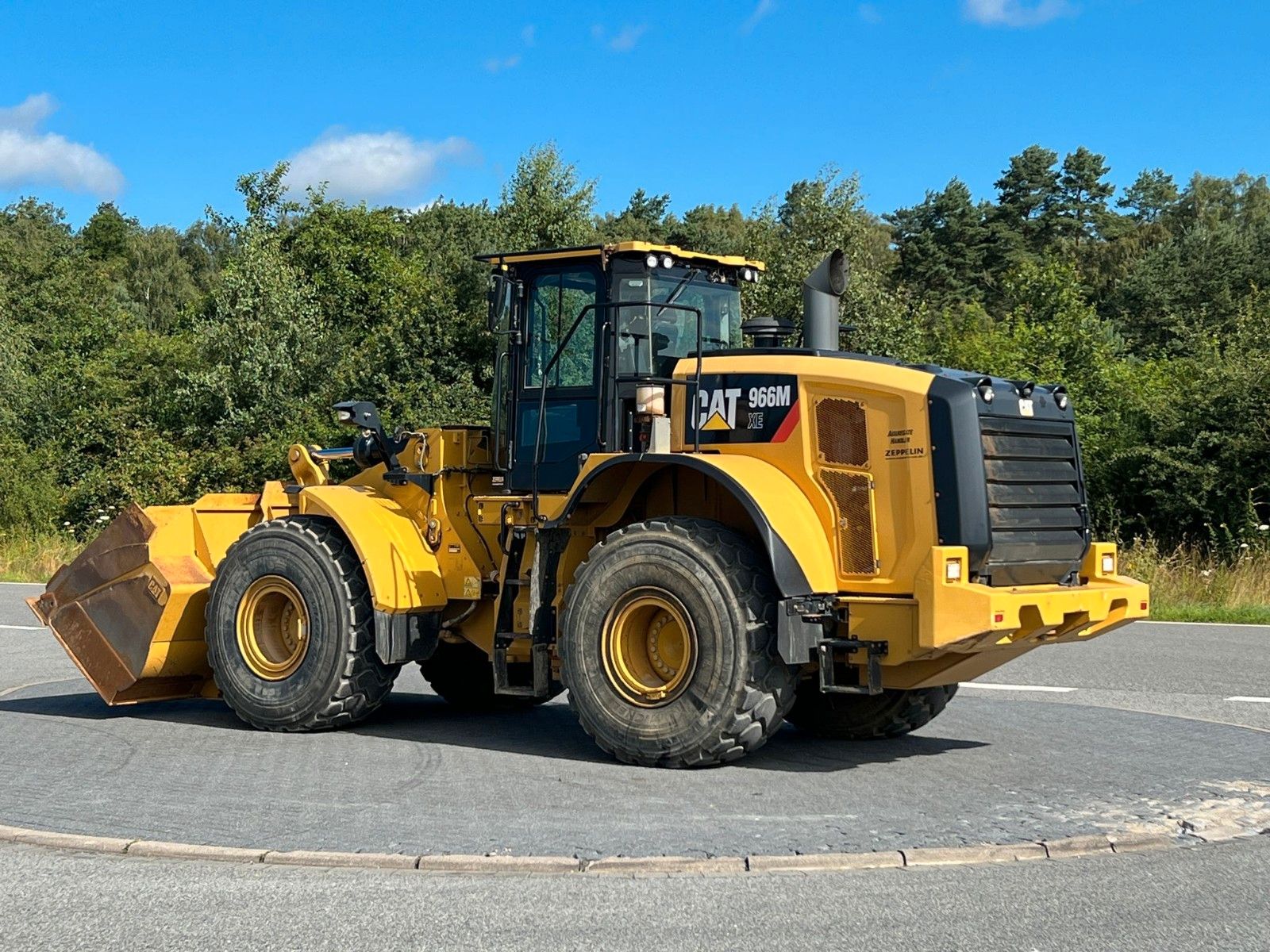Fahrzeugabbildung CAT 966M XE 4x4 Radlader,Waage ,ZSA