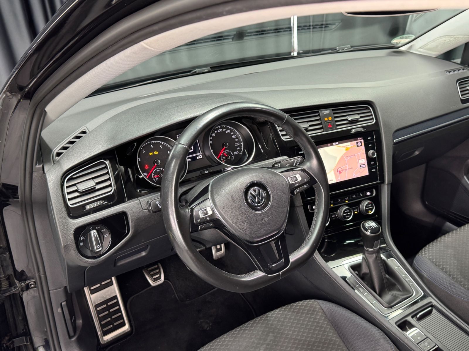 Fahrzeugabbildung Volkswagen Golf VII Variant United BlueMotion|NAVI|LED|ACC|