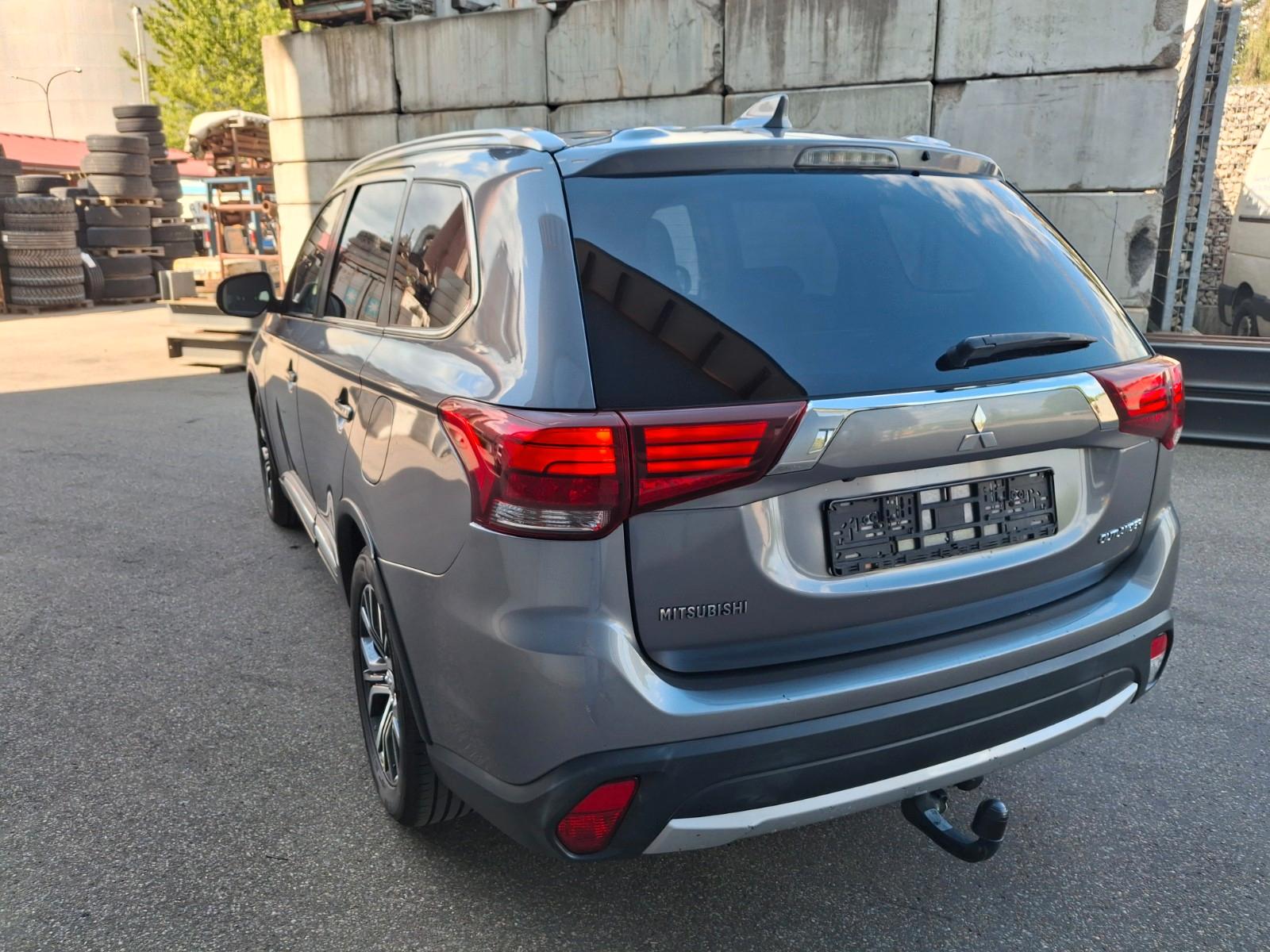 Mitsubishi Outlander Plus 4WD-Xenon-AHK-1 HAND