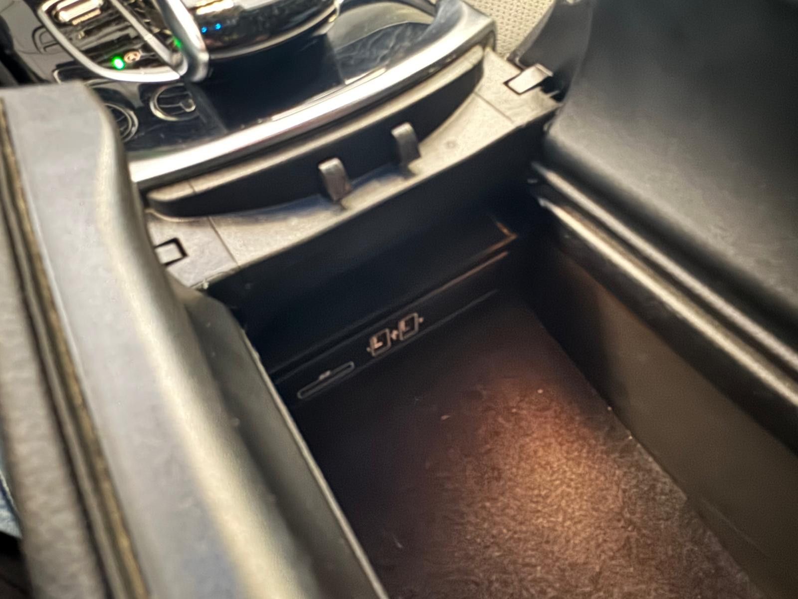 Fahrzeugabbildung Mercedes-Benz C 300 T-Modell/AMG LINE/PANORAMA/NAVI/BURMESTER