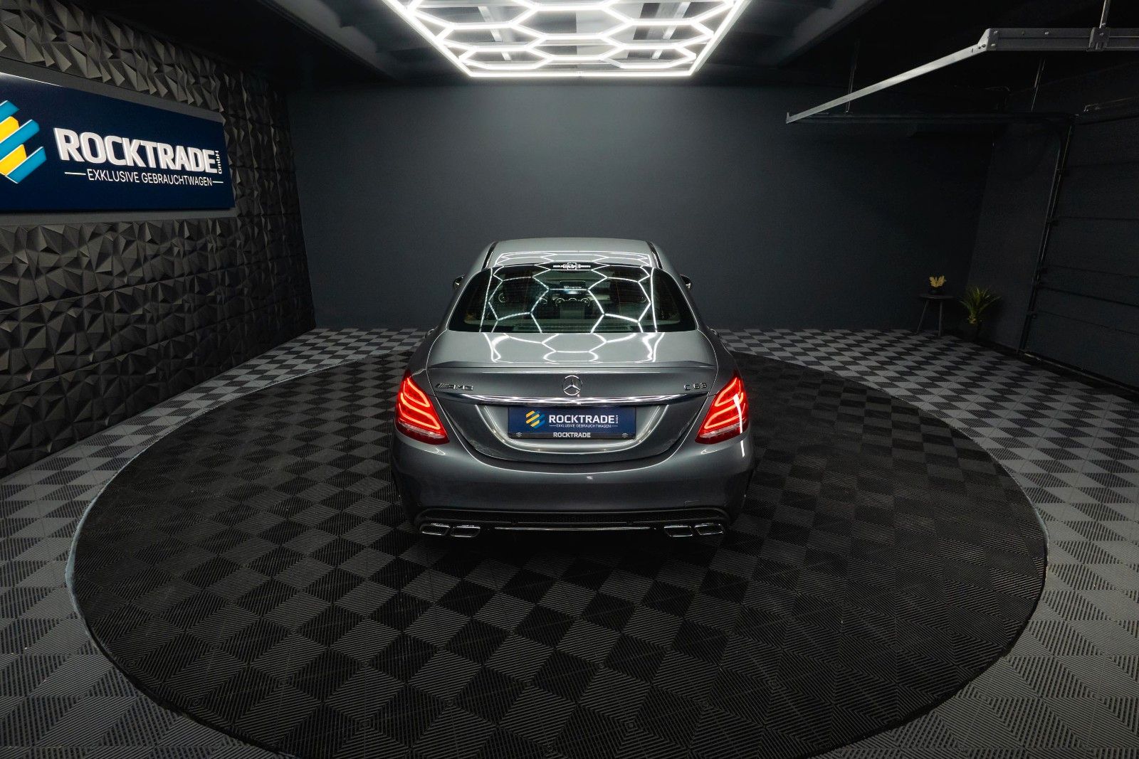 Fahrzeugabbildung Mercedes-Benz C 63 AMG Lim. | BURMESTER | LED | Top Zustand