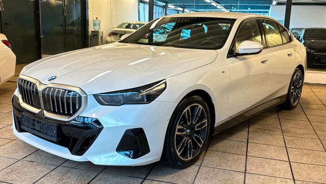 BMW 520 d M Sport Live Cockpit Plus LED Navi Kamera