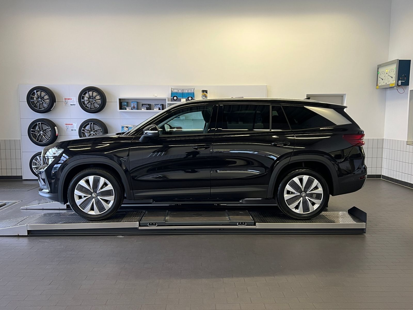 Fahrzeugabbildung SKODA Kodiaq Selection 2.0 TDI DSG *AHK, 7 Sitze, Pano