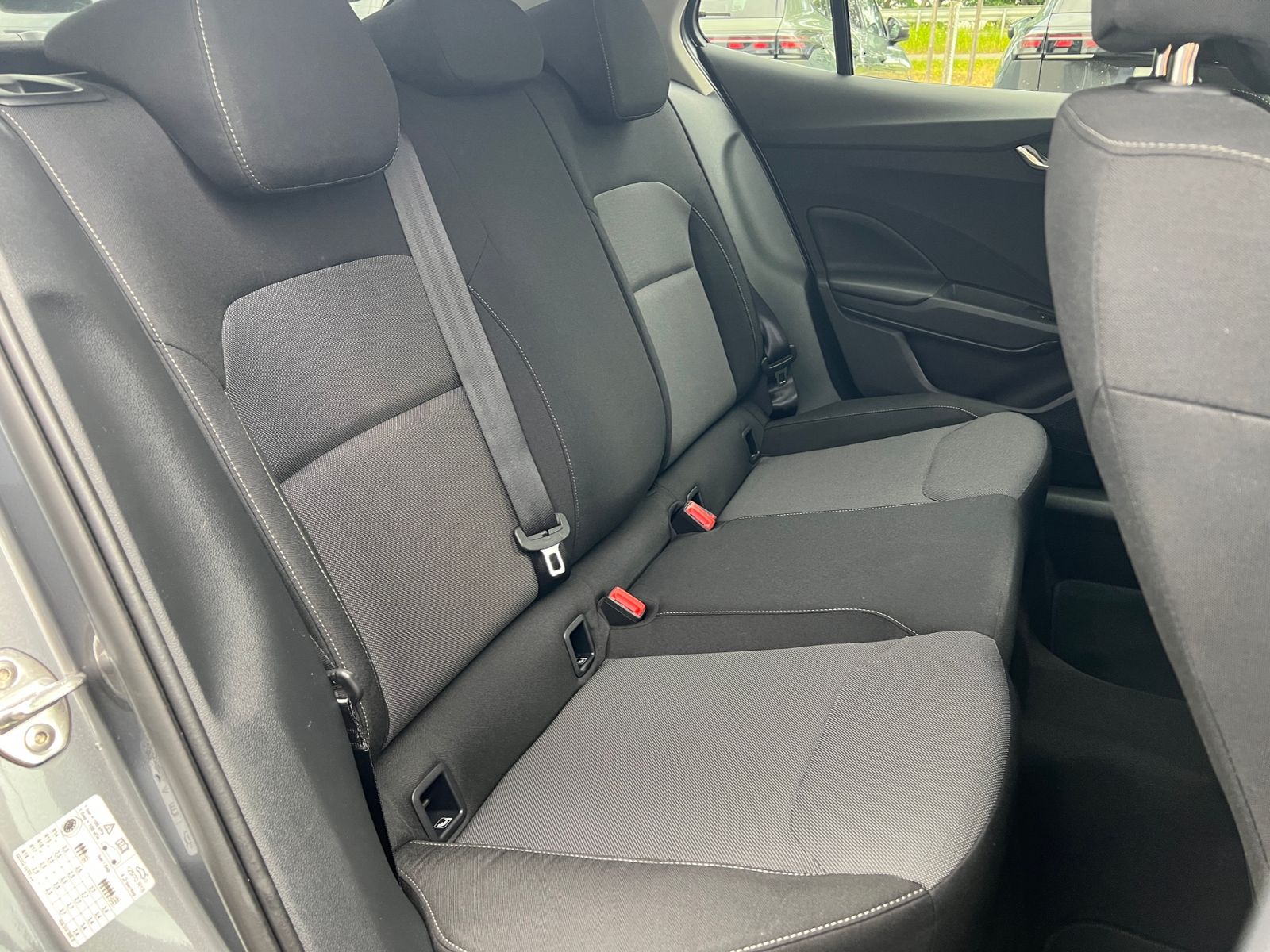 Fahrzeugabbildung SKODA Fabia Selection Tour 1.0 TSI *Vorb. AHK, LED, Ka