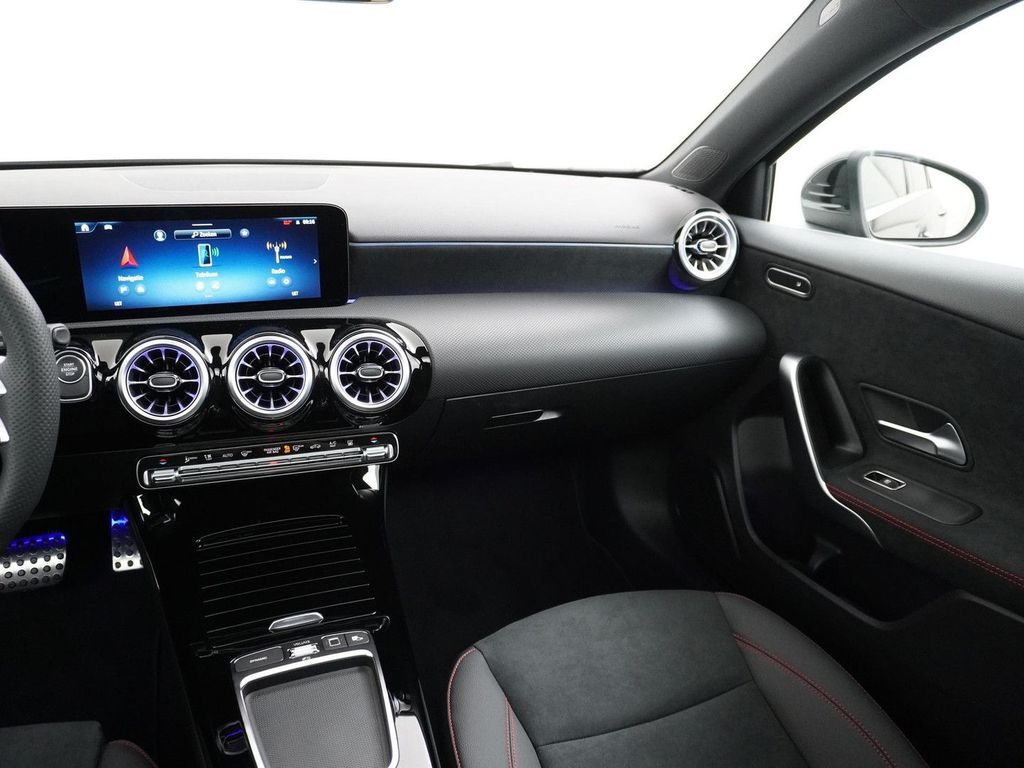 Mercedes-Benz A 250 e Star Edition AMG Line | Panorama - Schie