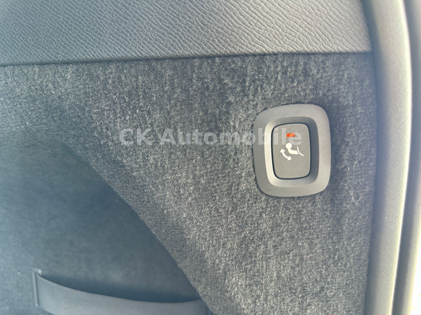 Fahrzeugabbildung Volvo XC90 T5 Inscription AWD/7Sitze/BLIS/LED/360°/AHK