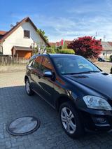 Mercedes-Benz ML 350 CDI 4MATIC - - Mercedes-Benz ML 350 aus 2010