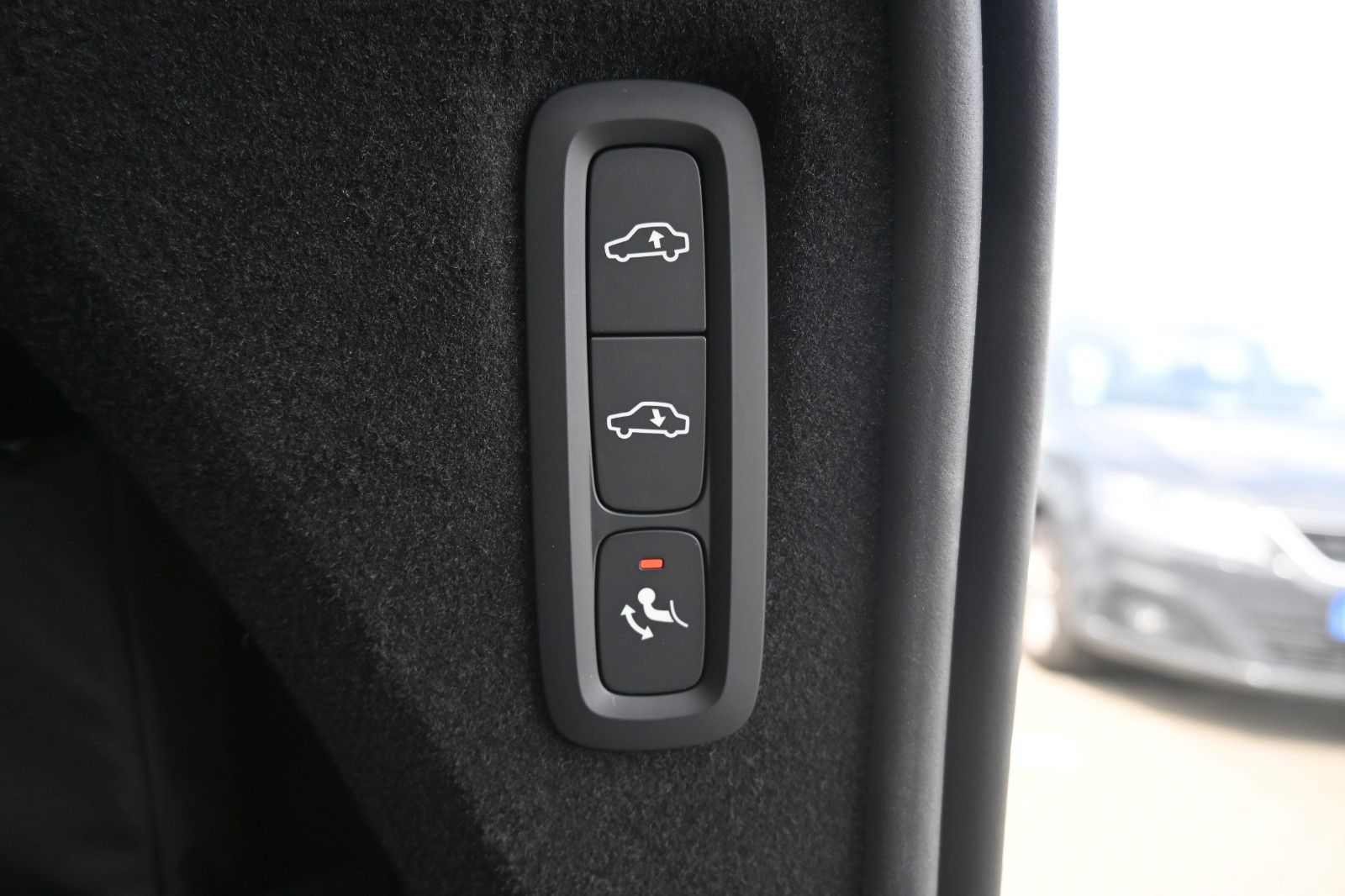 Fahrzeugabbildung Volvo XC90 T8 0,5% UltraBlack*STDHZG*360°*LUFT*ACC*AHK