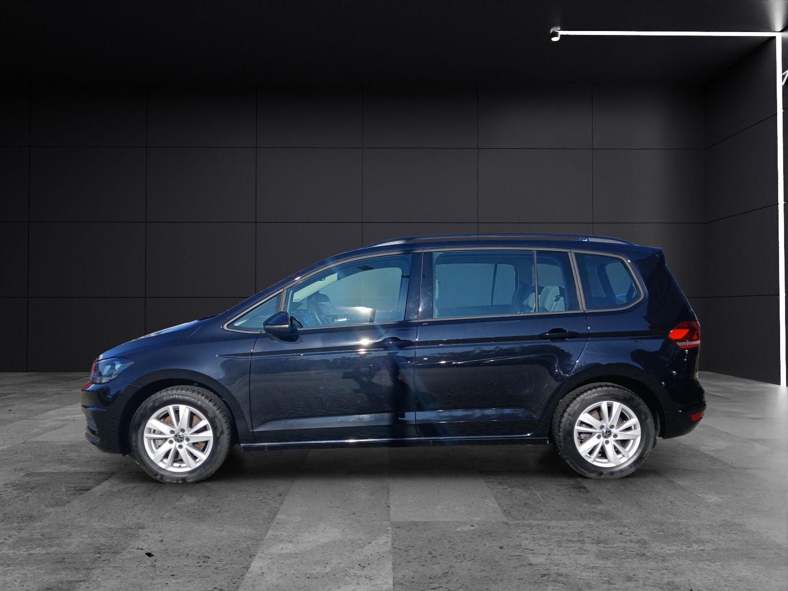 Fahrzeugabbildung Volkswagen Touran TSI Comfortline 7-Si Navi AID ACC PDC SH