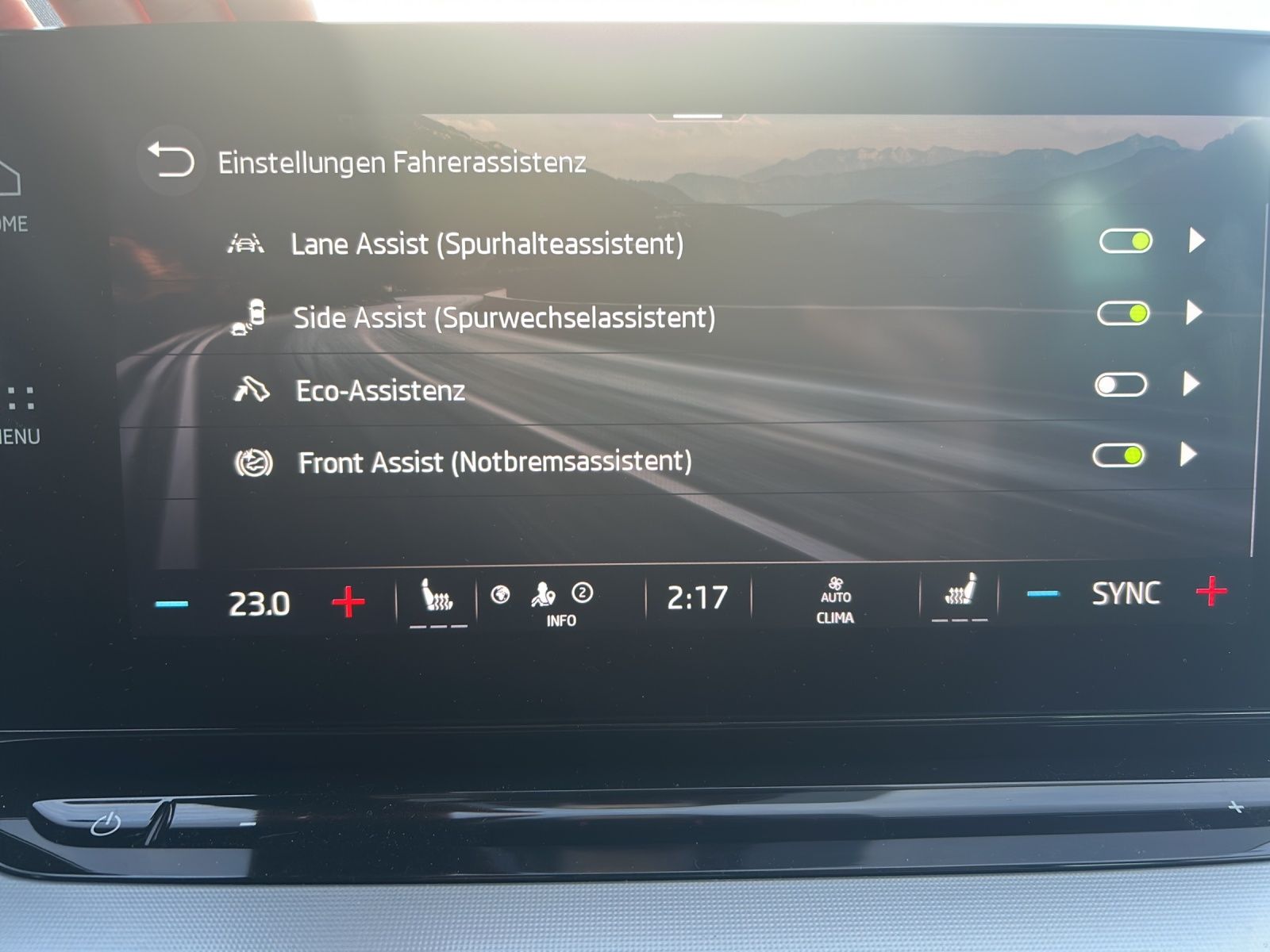 Fahrzeugabbildung SKODA Octavia Combi TDI First-Edition DSG LED Navi PDC
