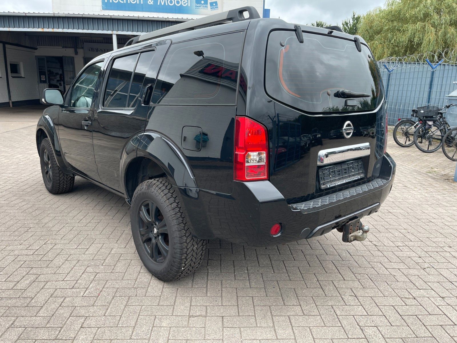 Fahrzeugabbildung Nissan Pathfinder 2.5 dCi AHK -Motorschaden-