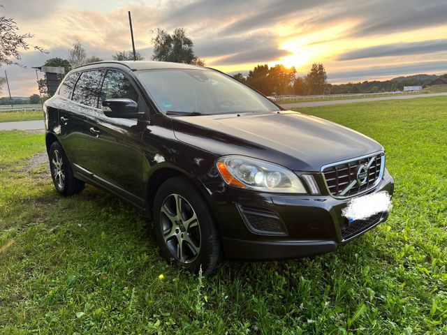 Volvo XC60 D4 AWD, 2.4 Diesel, Summum Geartronic, 