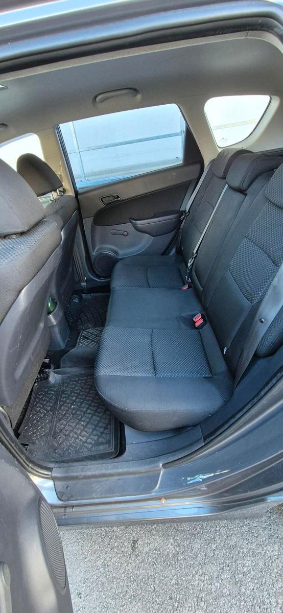 Hyundai i30 2011 — engine 109 HP (80kW)