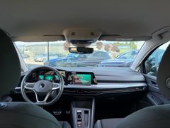 Fahrzeugabbildung Volkswagen Golf VIII Lim. Active eTSI *AHK*LED*TEMP*SHZ*