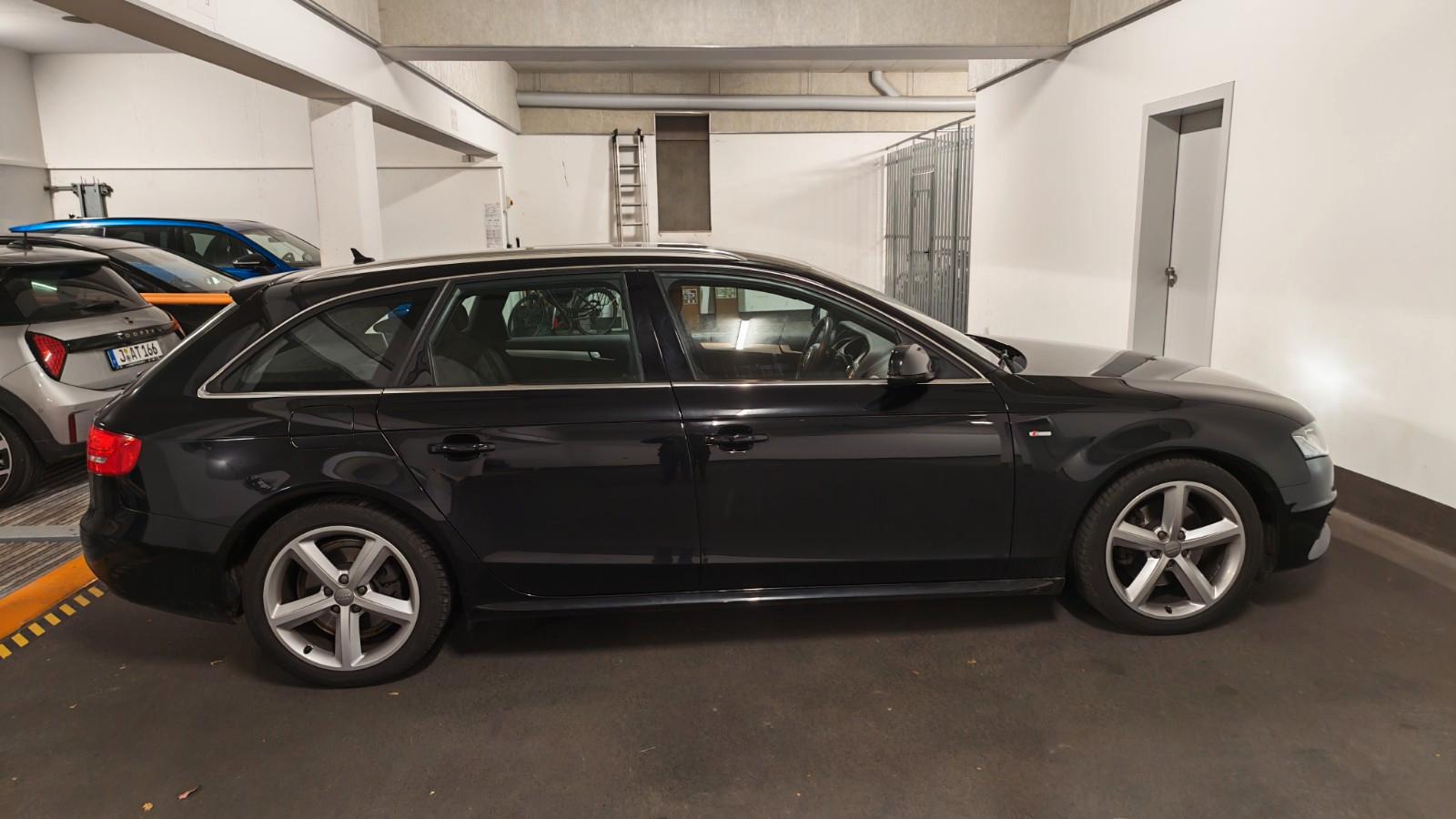 Audi A4 2011 — photo 12