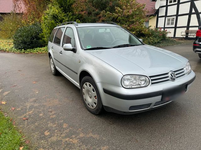 Volkswagen VW Golf 1.6 Benzin, Baujahr 2001,