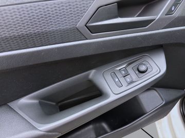 Volkswagen Caddy - 10