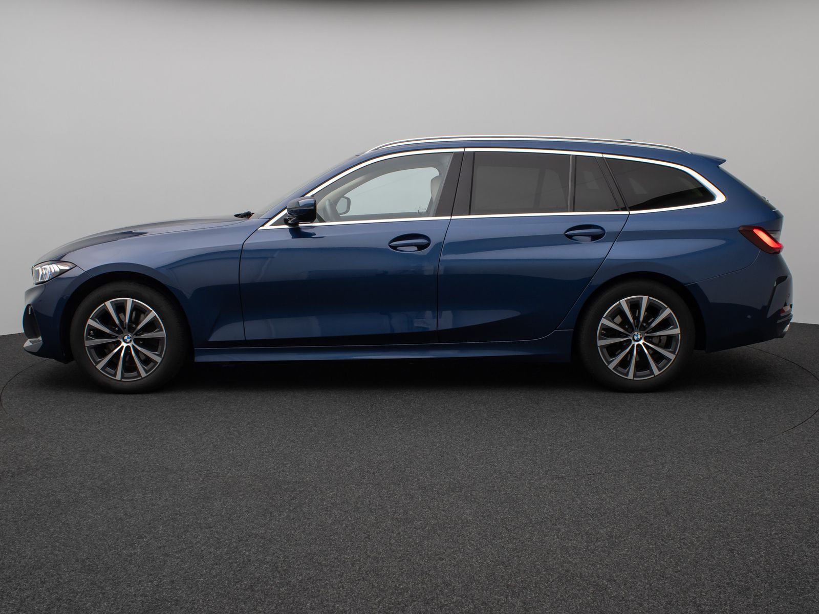 Fahrzeugabbildung BMW 320i Kamera HUD DAB H/K ACC Komfort Alarm Sport