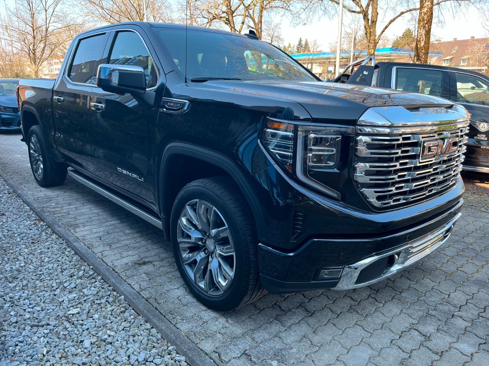 Fahrzeugabbildung GMC Sierra 1500 Denali 6.2 LPG*HeadUp*360°*Bose