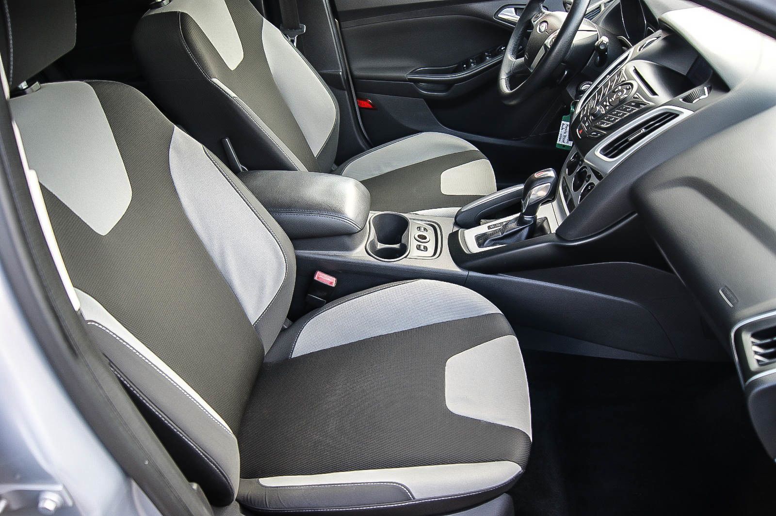 Fahrzeugabbildung Ford Focus Turnier Champions Edition AUTOMATIK