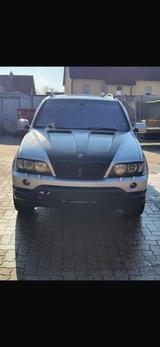 BMW X5 4.4i - - gebrauchte BMW X5 aus dem Jahr 2001