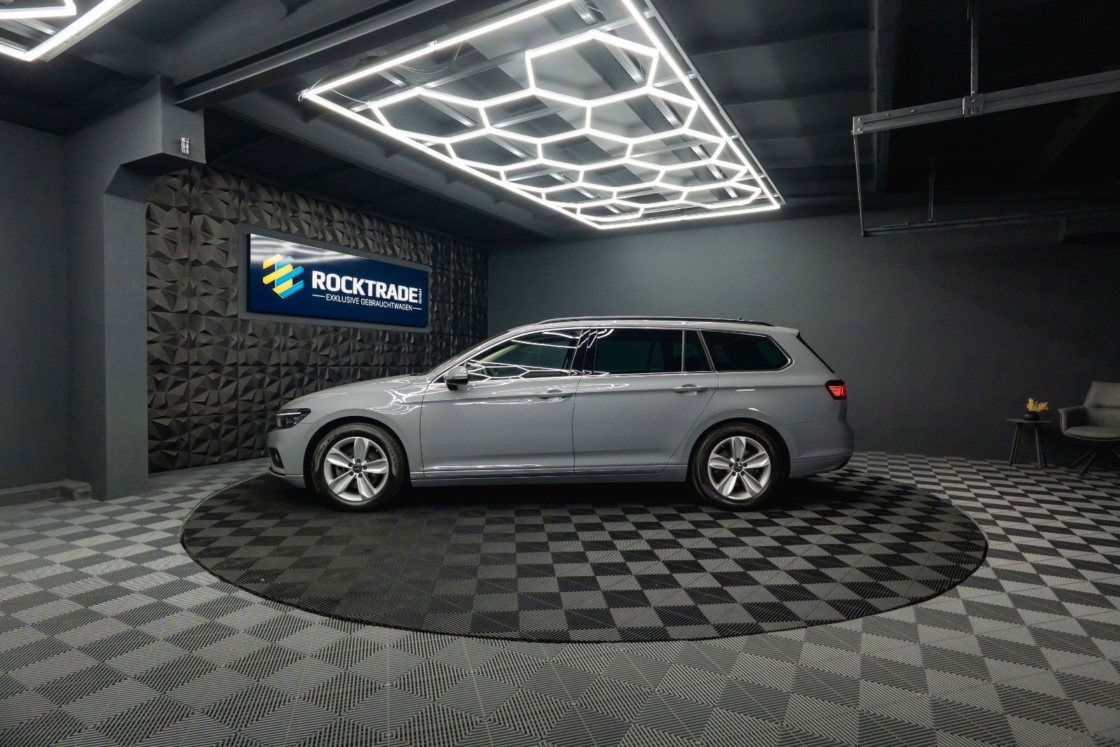 Fahrzeugabbildung Volkswagen Passat Variant 2.0 TDI IQ Business *ACC*LED*DCC*
