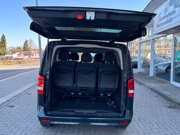 Mercedes V 220 - 12