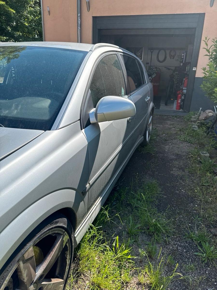 Opel Signum 2006 — engine 320 HP (235kW)