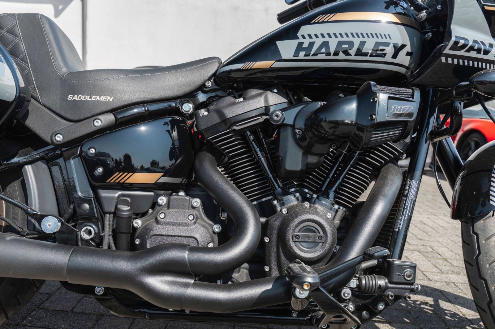 Fahrzeugabbildung Harley-Davidson FXLRST