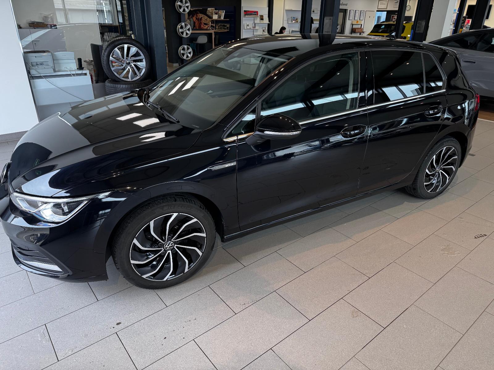 Volkswagen Golf VIII Lim. Style, AGR , Travel Assist,DAB,