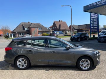 Fahrzeugabbildung Ford Focus Turn. 1.0 EB Cool&Connect LED/Navi/Kamera