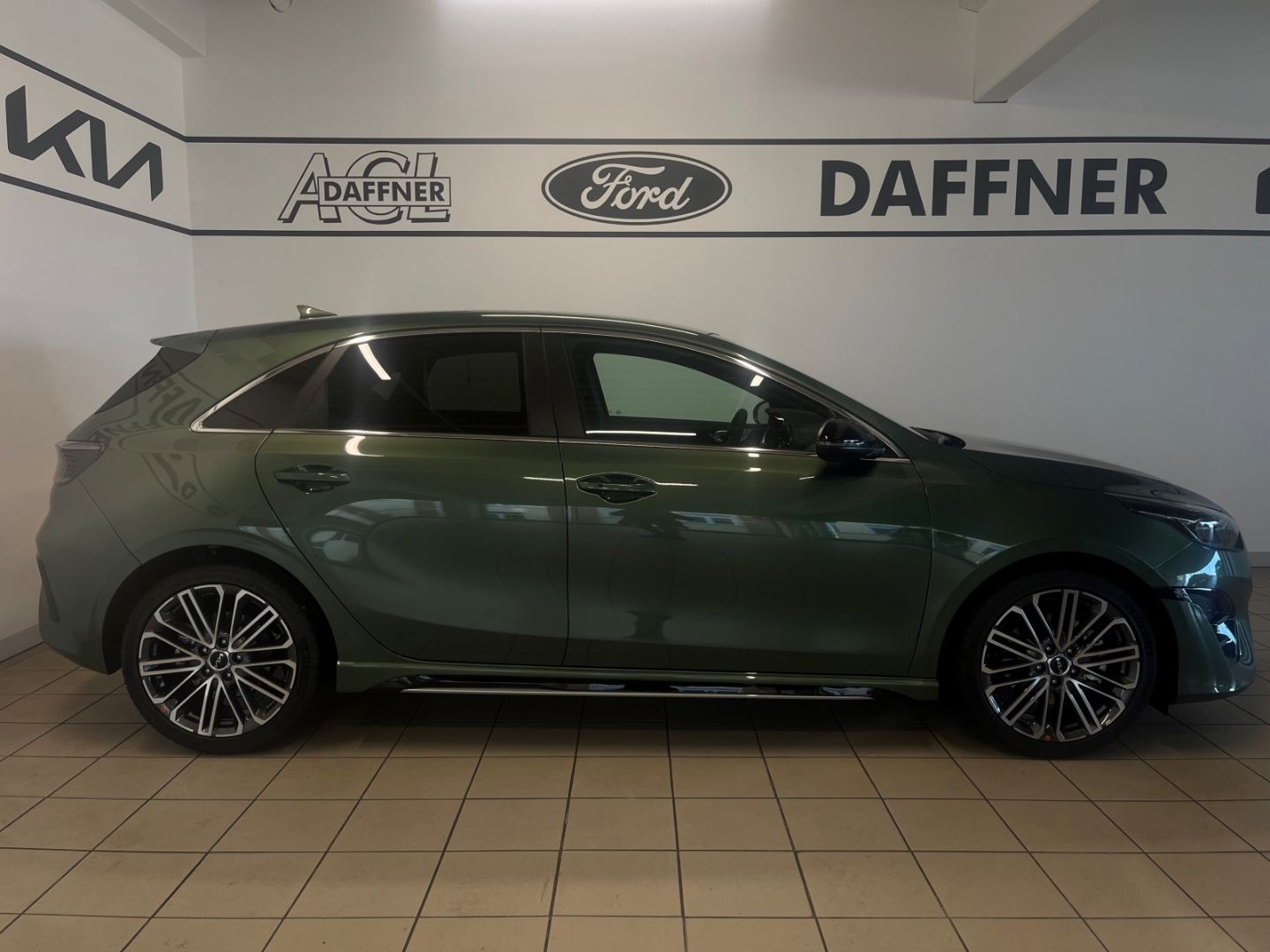 Fahrzeugabbildung Kia Ceed 1.5 GT-Line MEMORY VerkehrszeichenERK LED