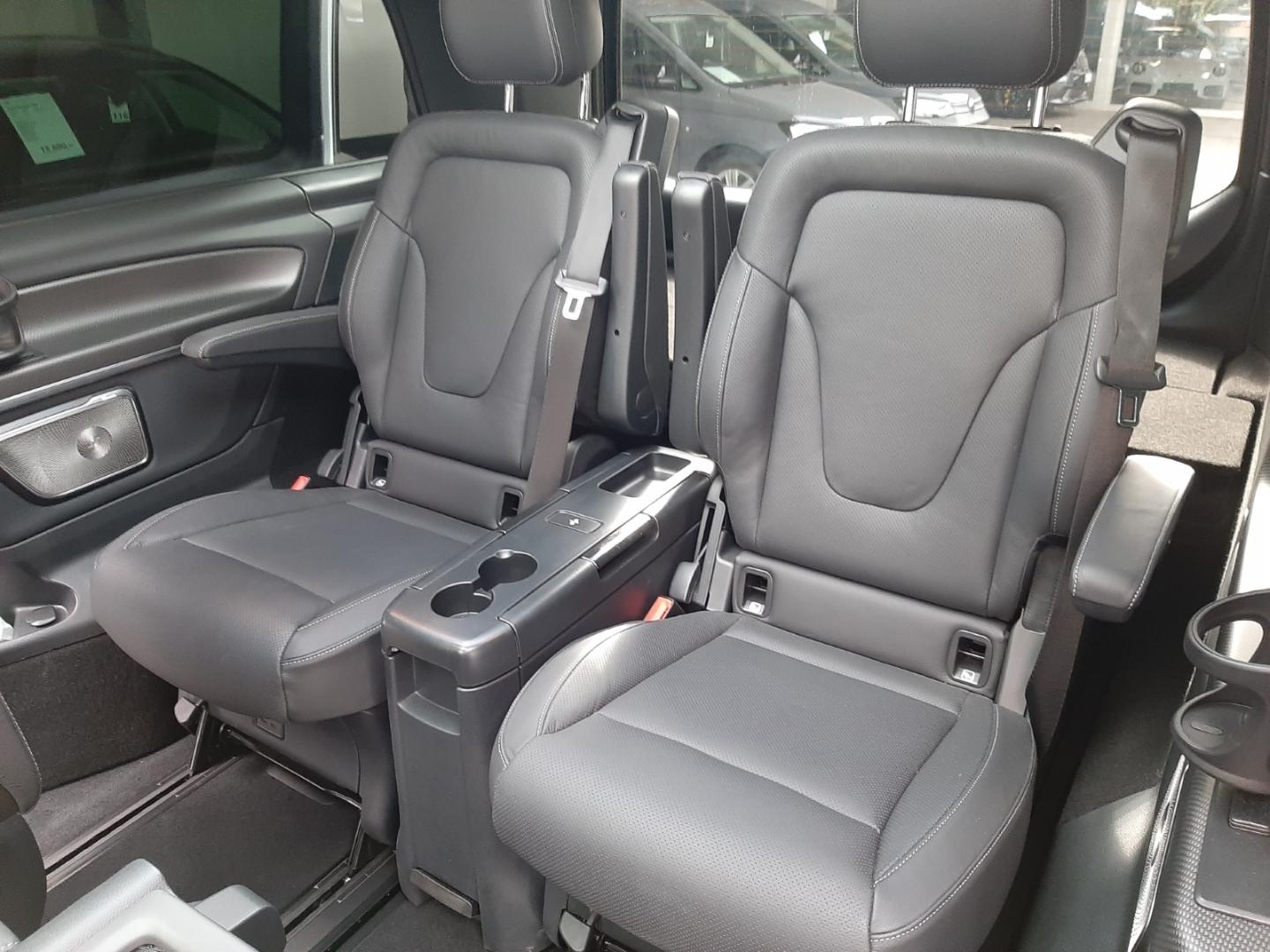 Mercedes-Benz V 250 d Lang AMG + Night Airmatic Leder Pano