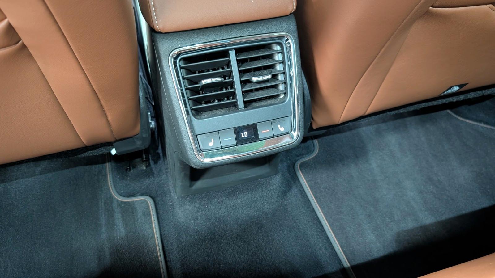 Skoda Enyaq 80 ecoSuite PANO*AHK*HUD*MEMOR*W-PUMPE*21"