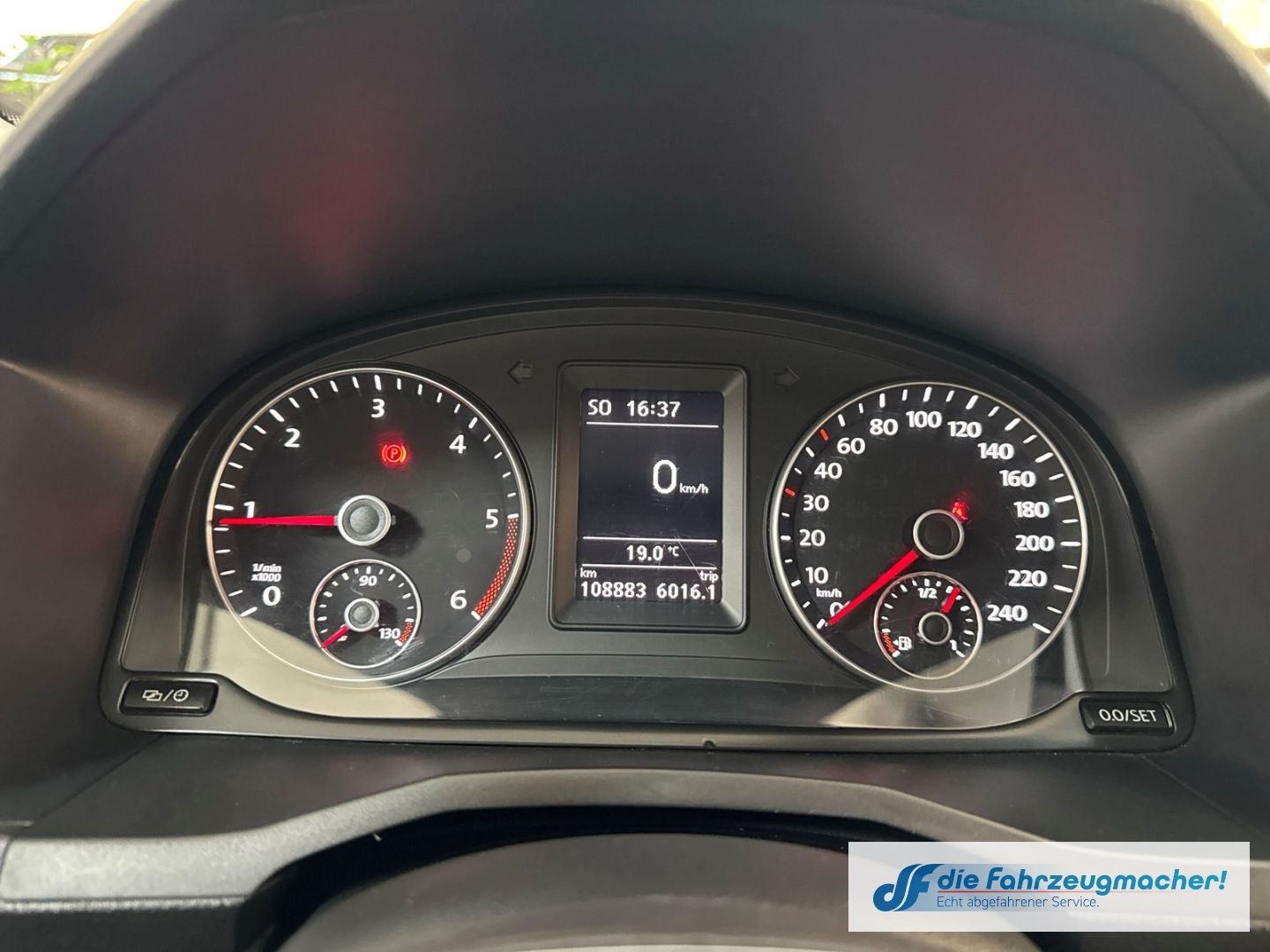 Fahrzeugabbildung Volkswagen Caddy Maxi Trendline BMT AHK Navi Mehrzonenklima