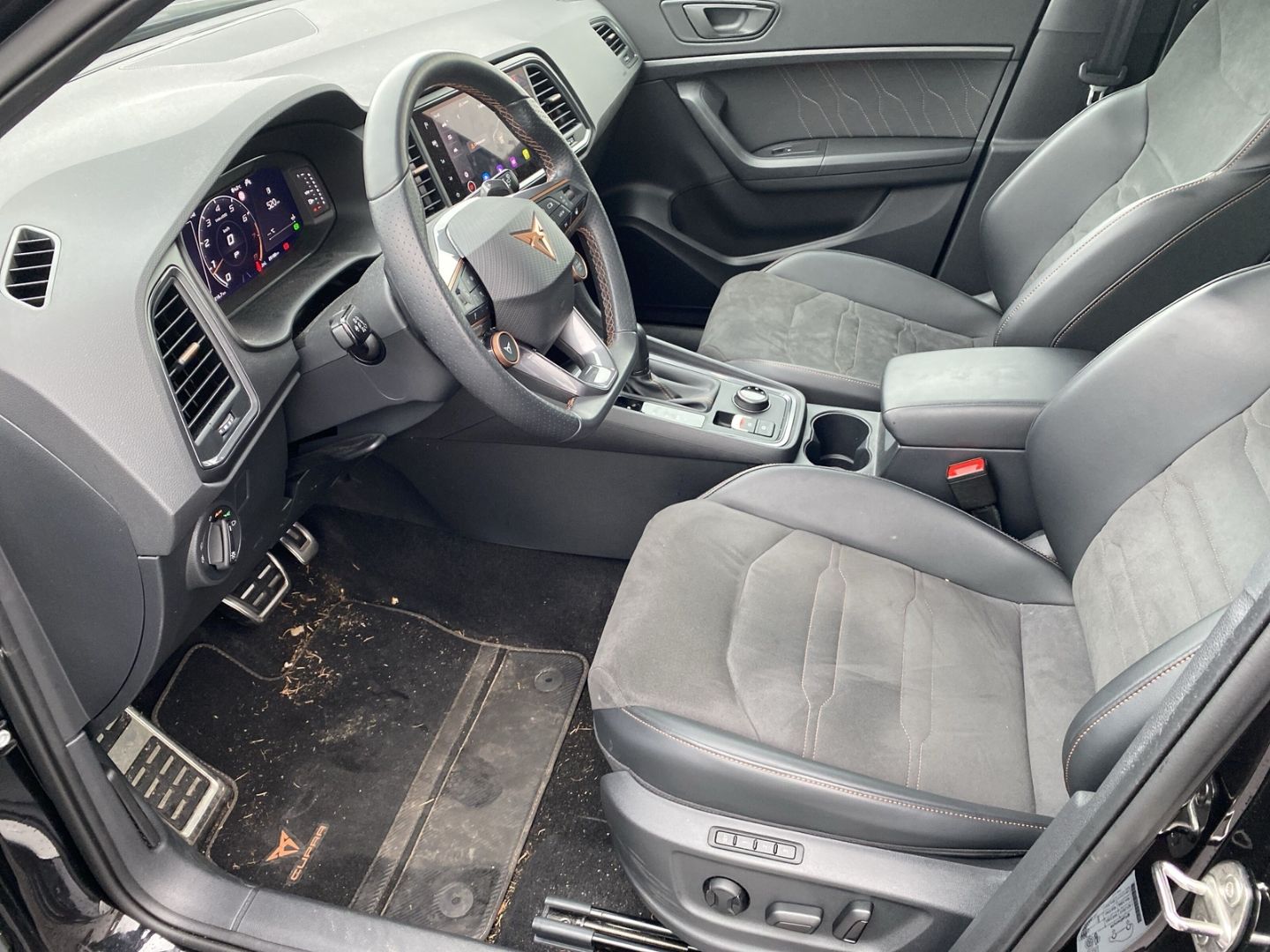 Fahrzeugabbildung CUPRA Ateca VZ 4Drive AD AHK-klappbar Navi Digitales C