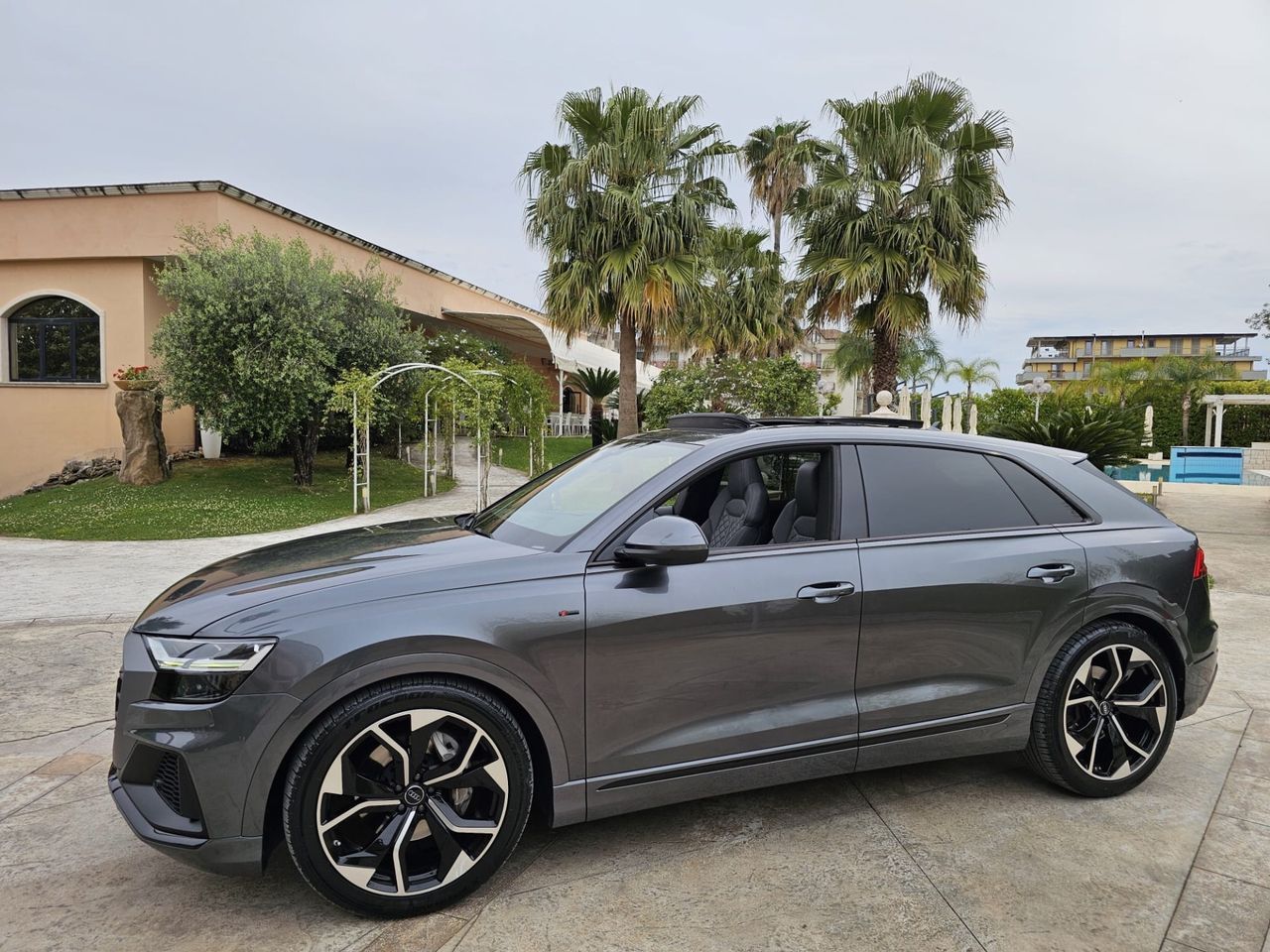 AUDI Audi Q8 50 TDI SLINE INT EST