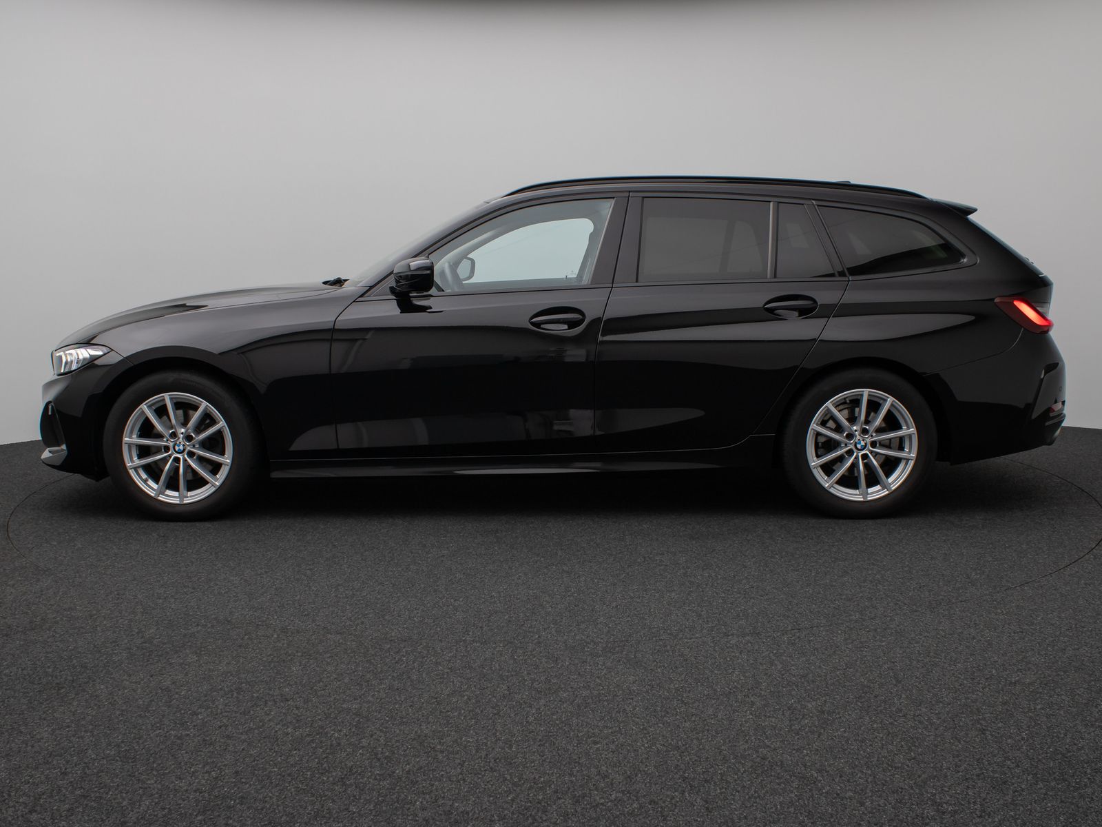 Fahrzeugabbildung BMW 320i HUD DAB Leder Alarm Sport Driving Assistent