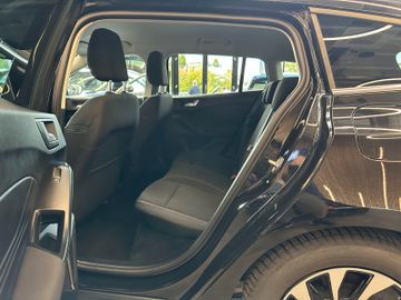 MYAUTOCENTER – Gebraucht- und Jahreswagen mit Werkstattservice in Pfaffenhofen Ford Focus *KEYLESS*ACC*NAV*1-HAND*2-ZONEN*