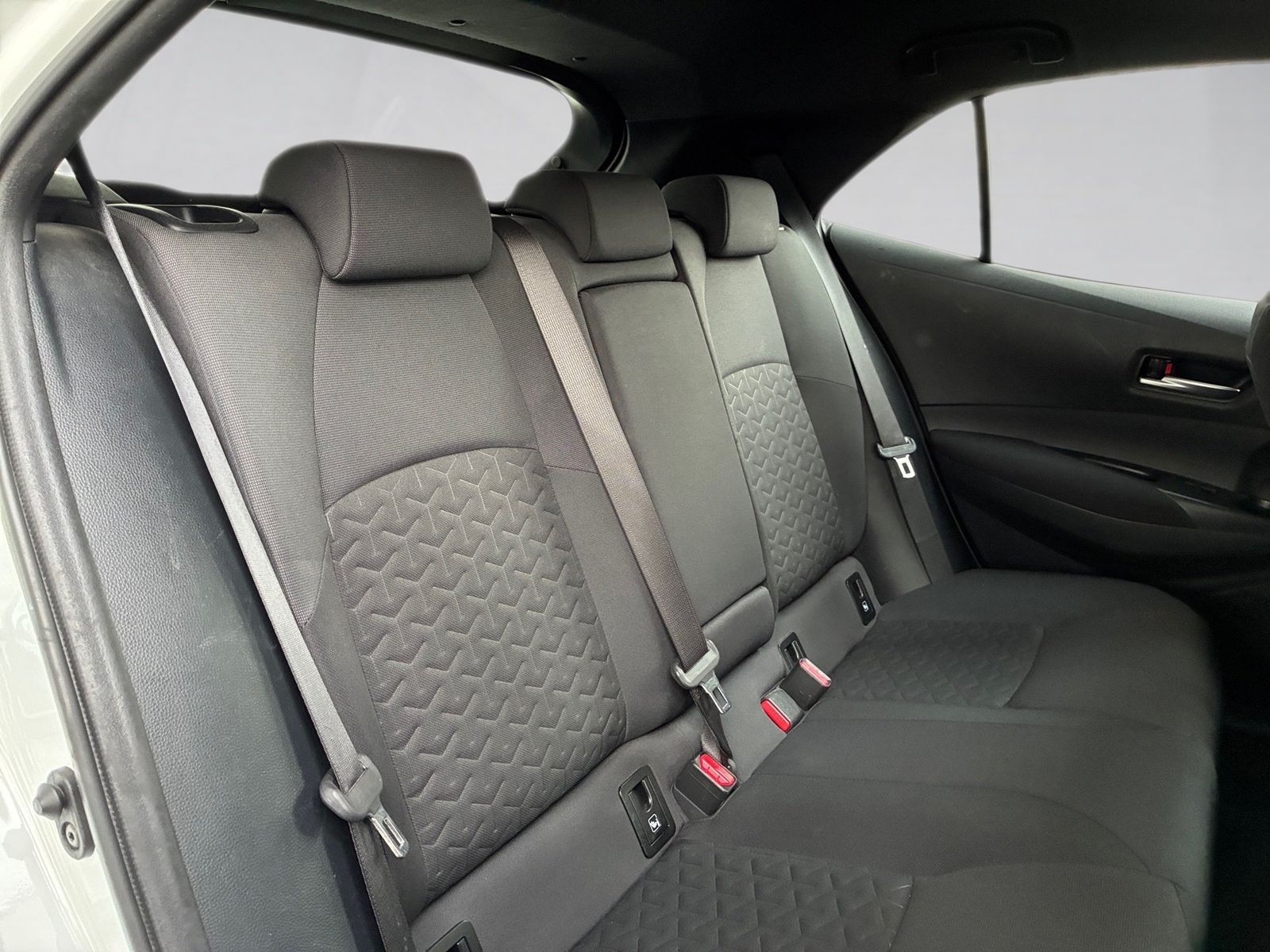 Fahrzeugabbildung Toyota Corolla 1.8 Comfort KAMERA NAVI LED ACC LM