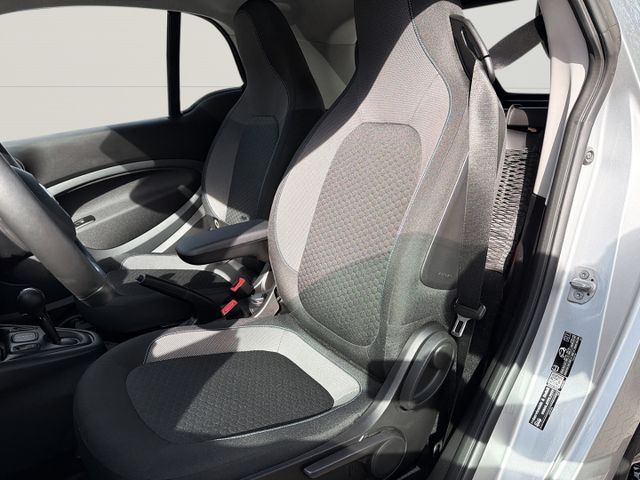 Smart fortwo coupe electric drive EQ passion+SZH+Pano